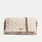 Clutch mit Strassstein-Details und Kettenschulterriemen