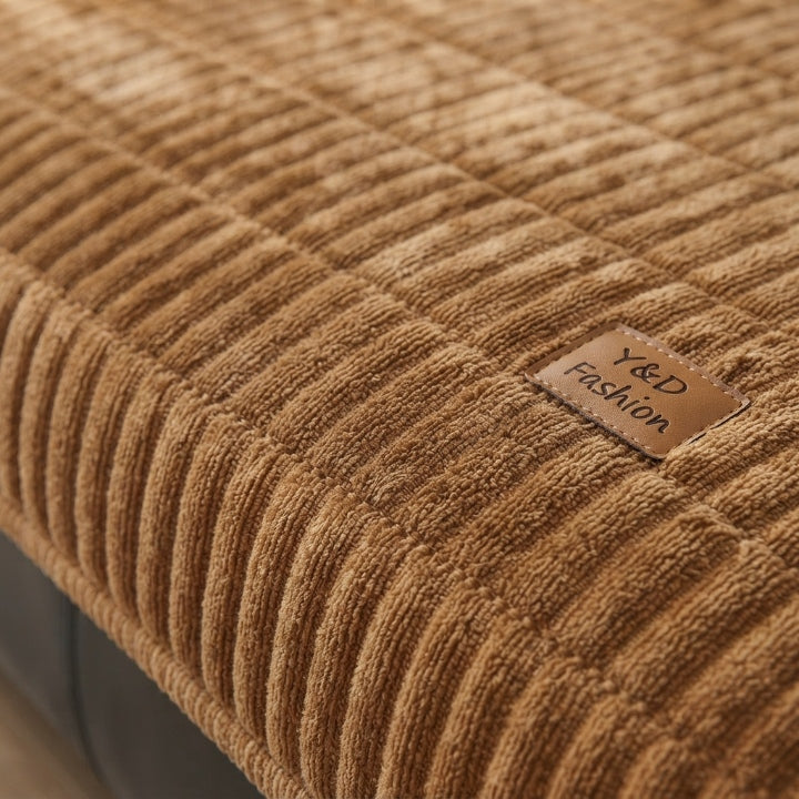 Quilted sofa cover – Protects against pet hair & wear