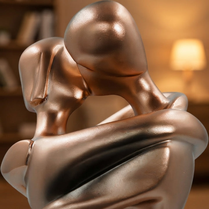 Umarmungs-Skulptur Paar mit Bronzeeffekt, 26 cm, Kunstharz – Dekofigur für Zuhause