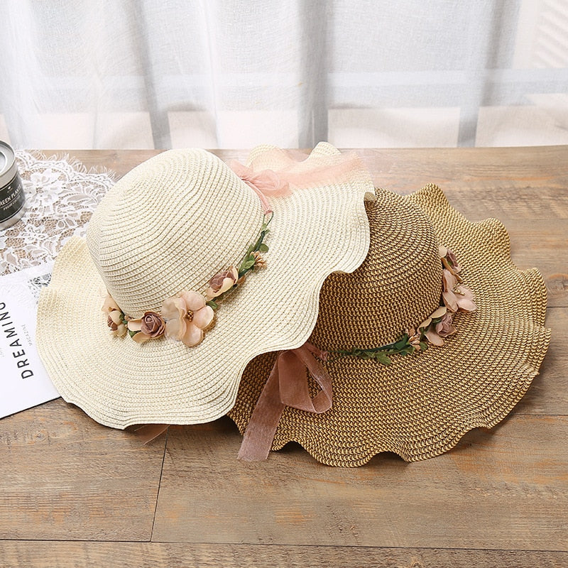 Summer hat with floral decoration for women