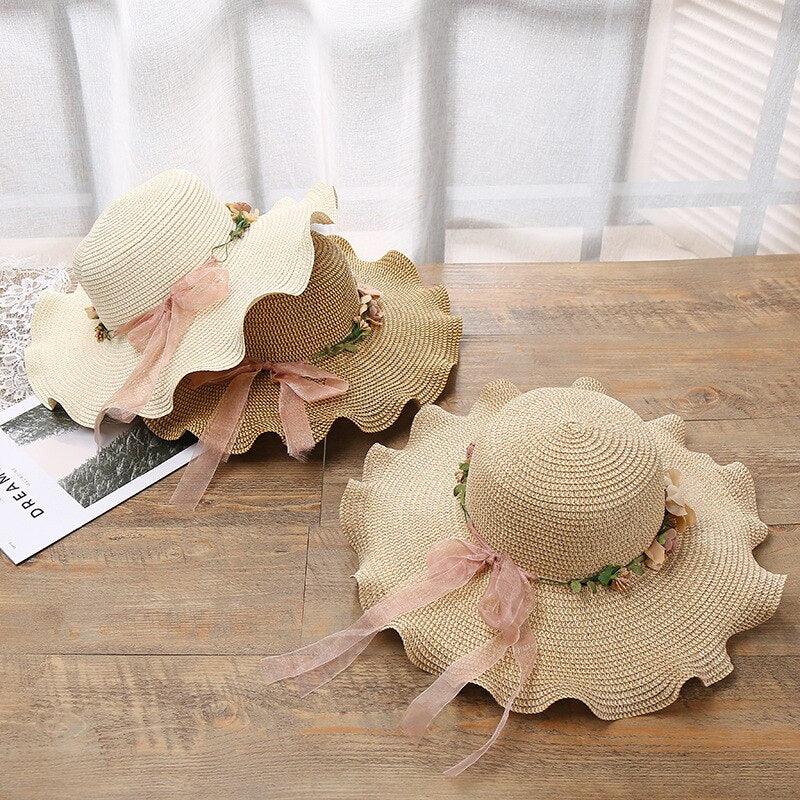 Summer hat with floral decoration for women