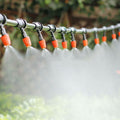 Bewässerungssystem mit Feinnebel-Sprühdüsen für Garten und Terrasse