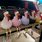 Huhn-Gartenfigur mit beweglichen Holzbeinen und großen Augen