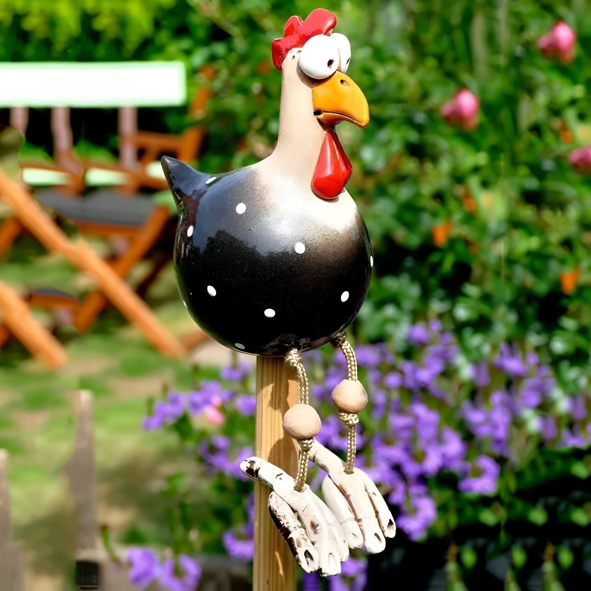 Huhn-Gartenfigur mit beweglichen Holzbeinen und großen Augen