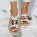 Orthopädische Sandalen mit Fußbett
