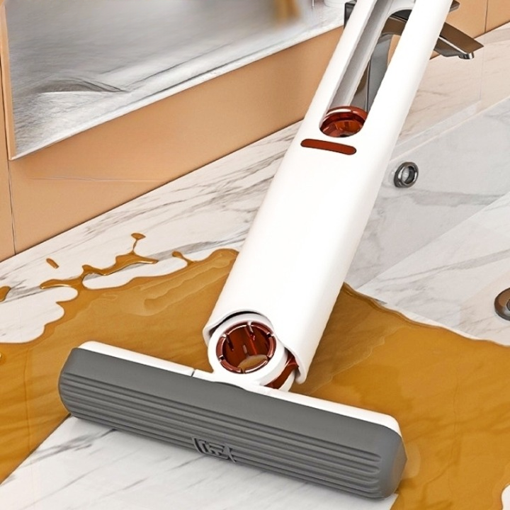 Compact floor mop with spray function and washable pads