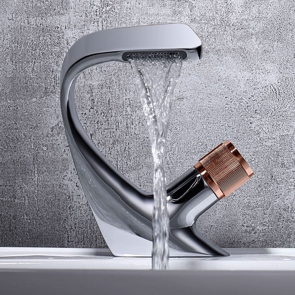 Wasserfall-Waschtischarmatur mit Einhebelsteuerung aus Messing