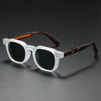 Sunglasses with UV400 protection and scratch-resistant lenses