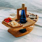 Klappbarer Holz-Picknicktisch mit Wein- und Snackfächern