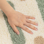 Bath mat with geometric pattern – non-slip and highly absorbent