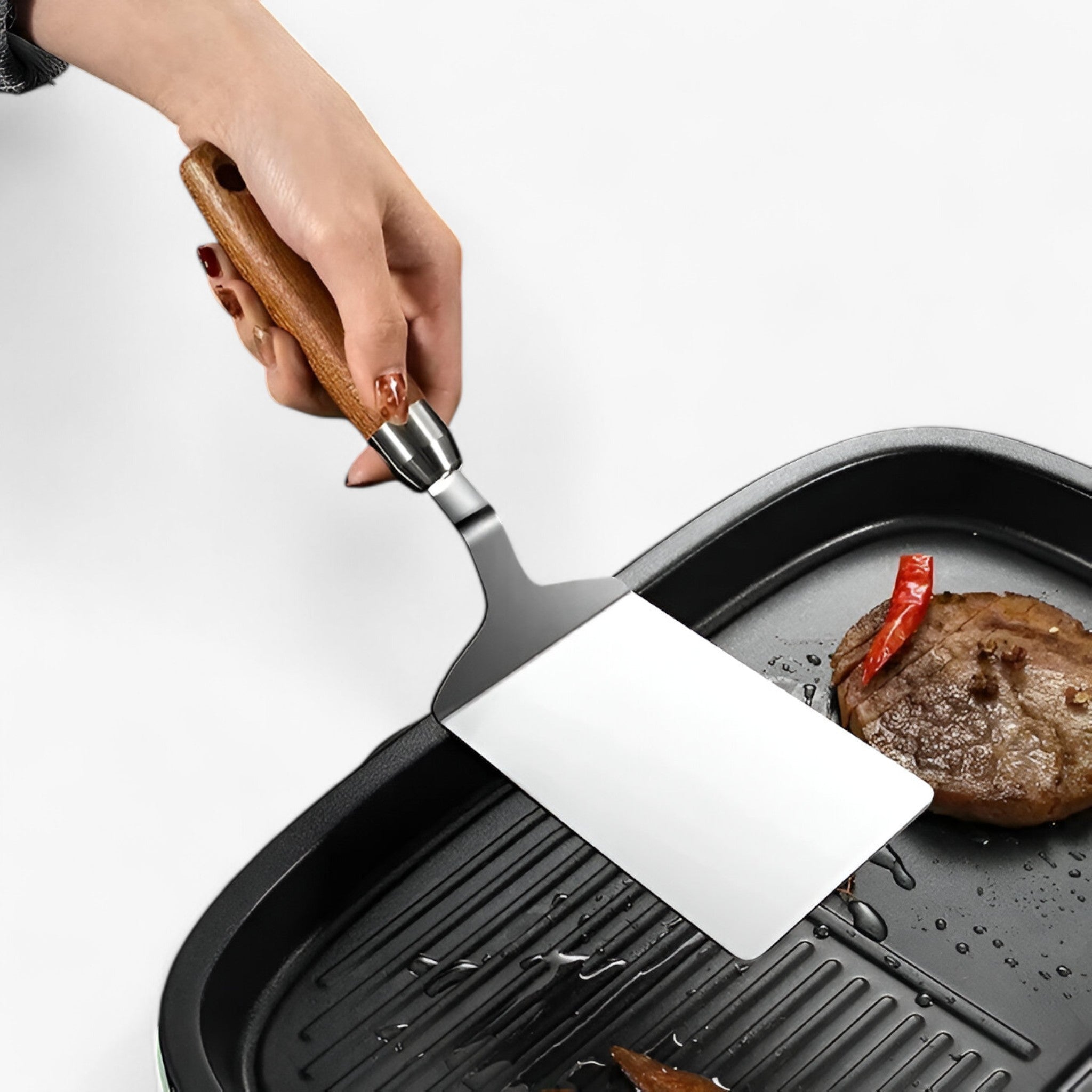 Square spatula with wooden handle – Precise flipping for grill and pan