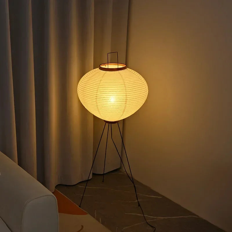 Stehlampe mit Reispapier-Schirm – Japanischer Stil