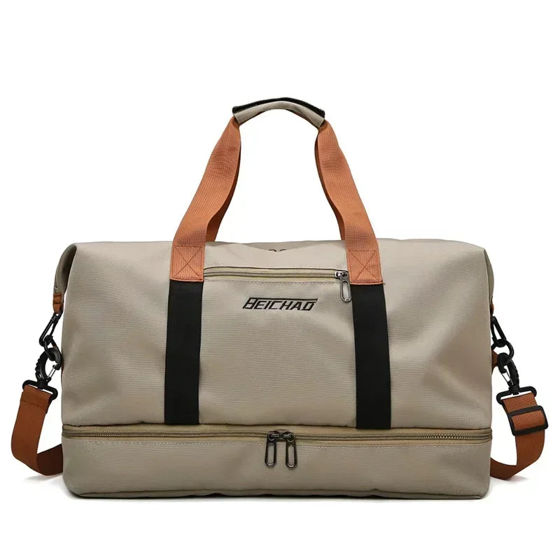 Sports bag with shoe compartment and wet-dry separation
