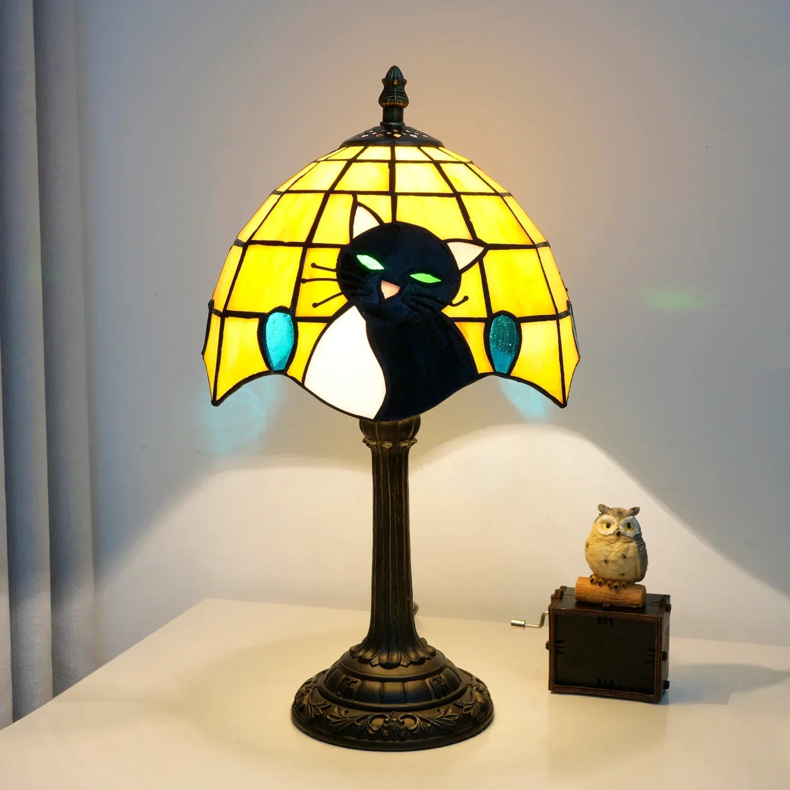 Tischlampe Buntglas mit Katzenmotiv – Tiffany-Stil