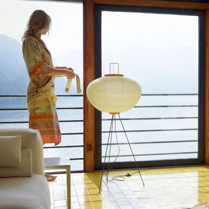 Stehlampe mit Reispapier-Schirm – Japanischer Stil