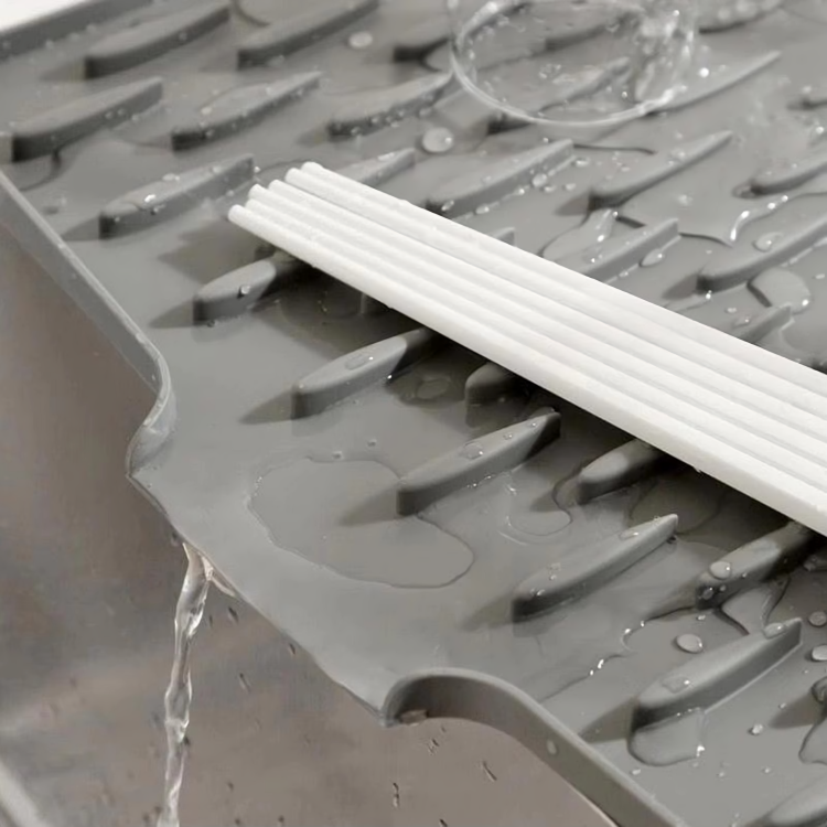Silicone Drip Mat with Drainage Channel for the Kitchen