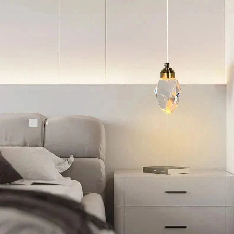 Crystal LED pendant light with faceted lampshade