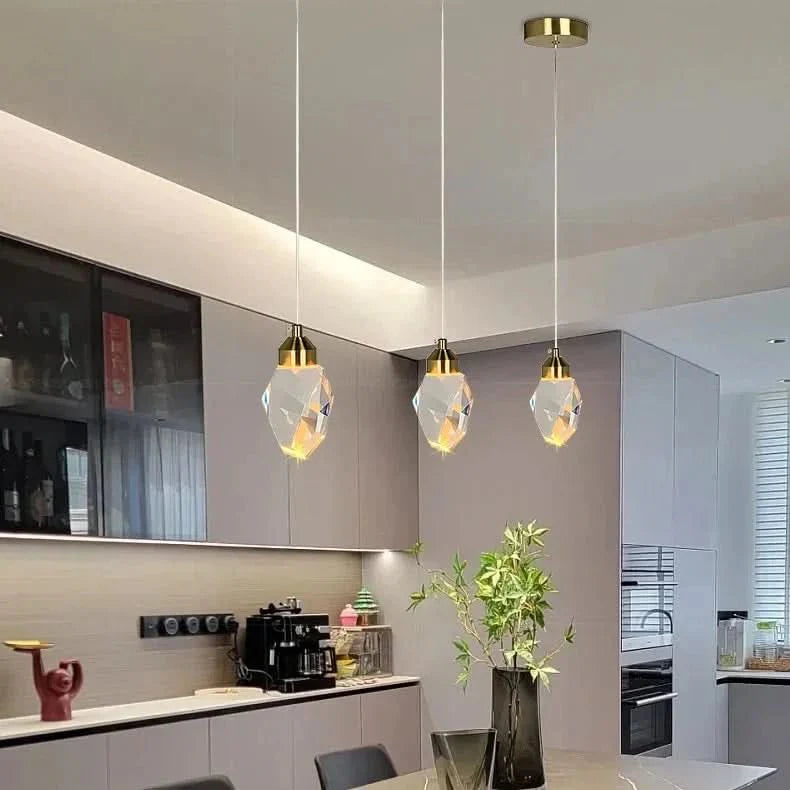 Crystal LED pendant light with faceted lampshade