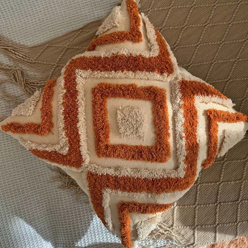 Decorative pillow with tufted patterns cm