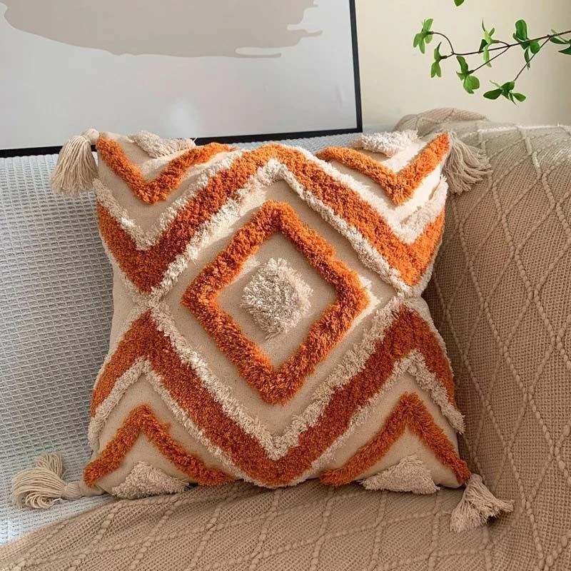 Decorative pillow with tufted patterns cm