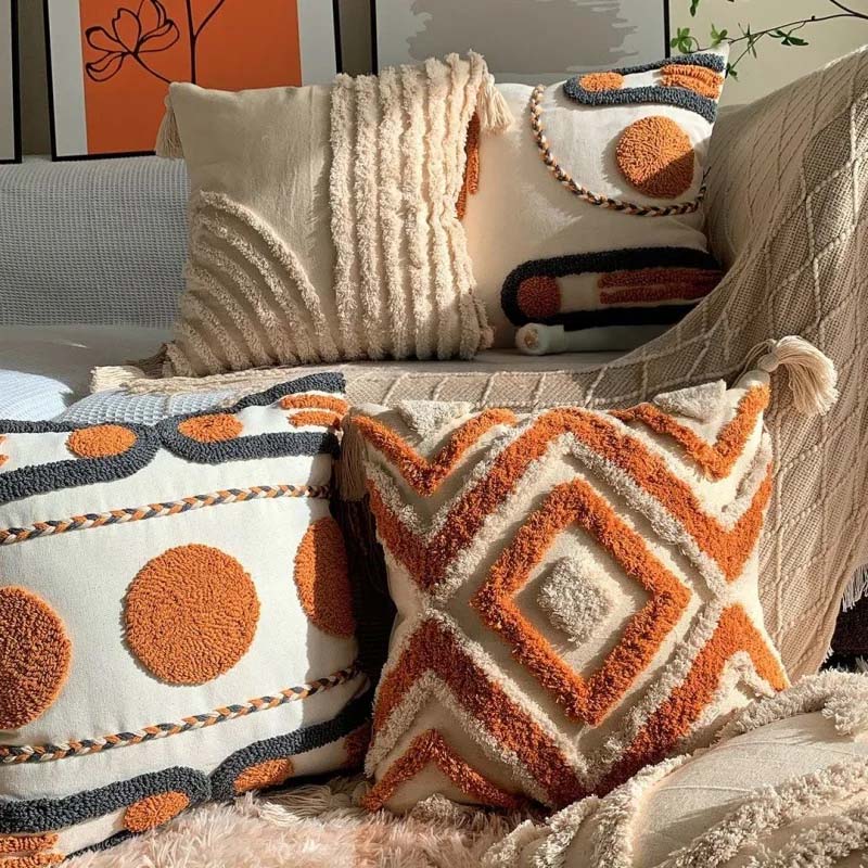 Decorative pillow with tufted patterns cm