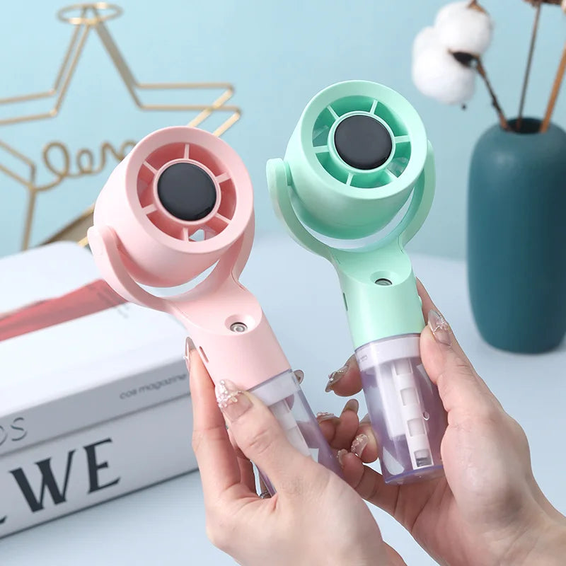 Handventilator mit Wassersprüher – 3 Geschwindigkeiten