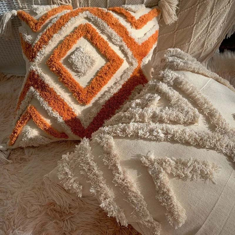 Decorative pillow with tufted patterns cm