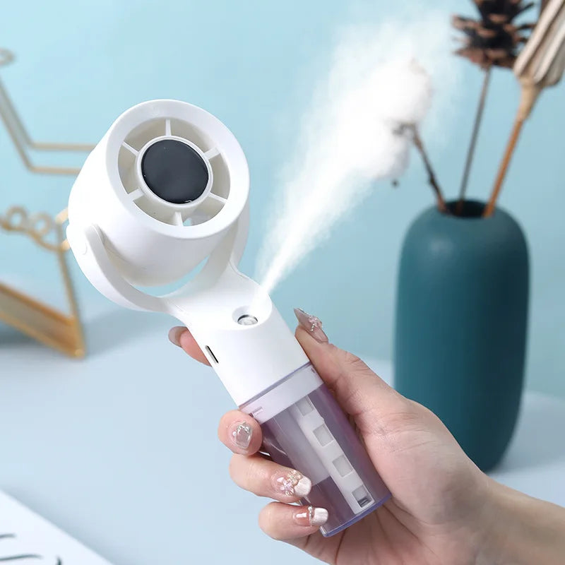 Handventilator mit Wassersprüher – 3 Geschwindigkeiten