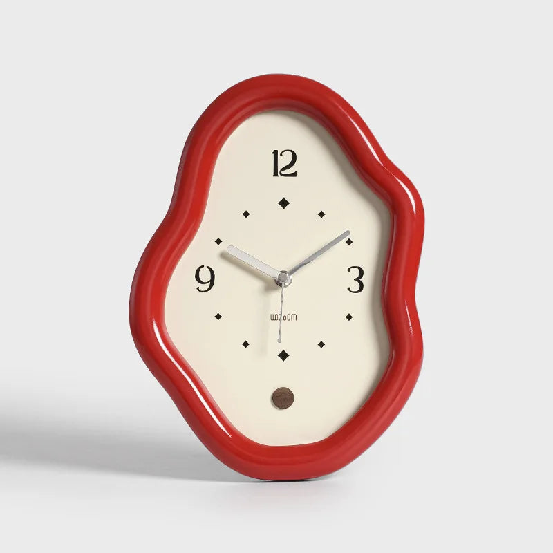 Wall Clock Organic Shape – Sculptural Design with Smooth Frame