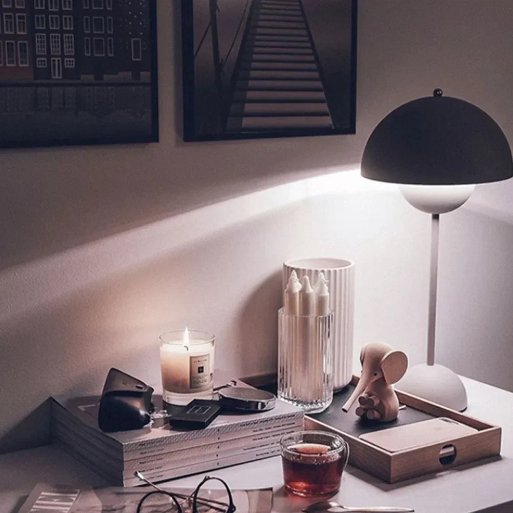 Dimmbare LED-Tischlampe mit Akku – Pilzform Design