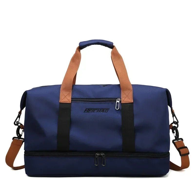 Sports bag with shoe compartment and wet-dry separation