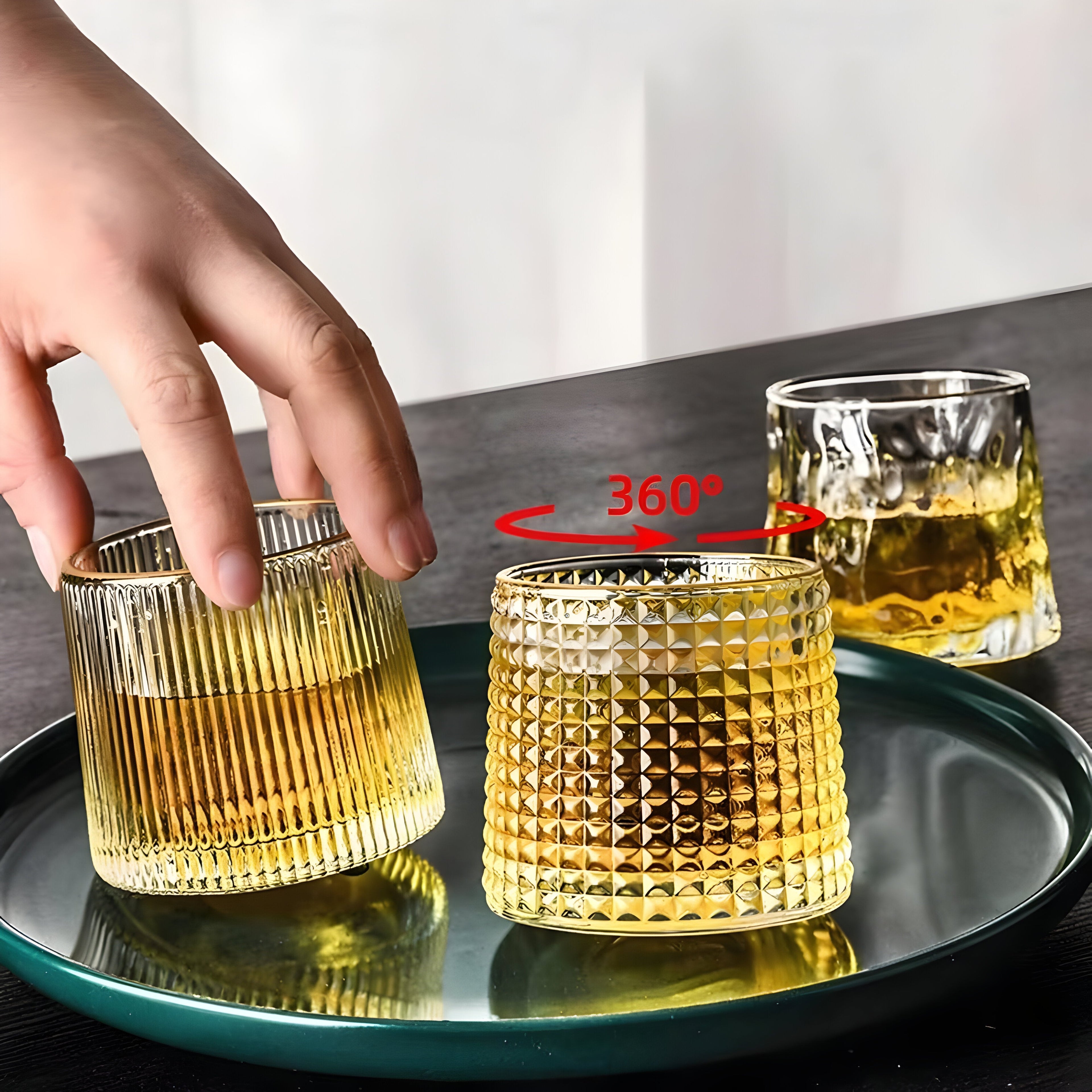 Whiskyglas mit 360° Drehfunktion – Strukturiertes Design