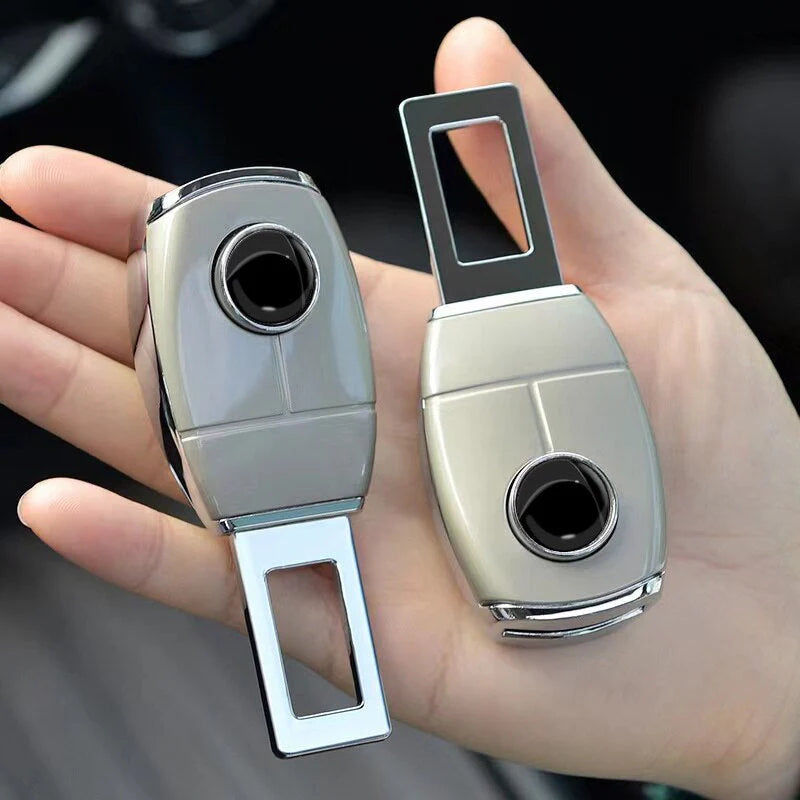 Seatbelt extension with locking mechanism