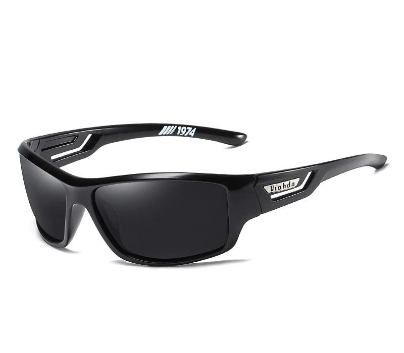 Sports sunglasses with photochromic lenses UV400