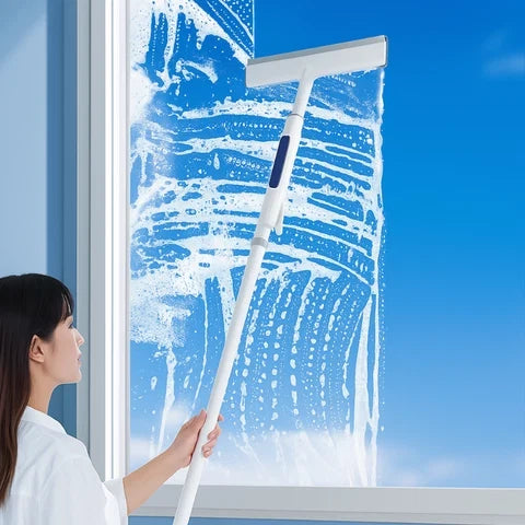 Fensterwischer mit Sprühfunktion und Doppelblatt