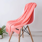 Cashmere scarf with fringes – Soft and warming