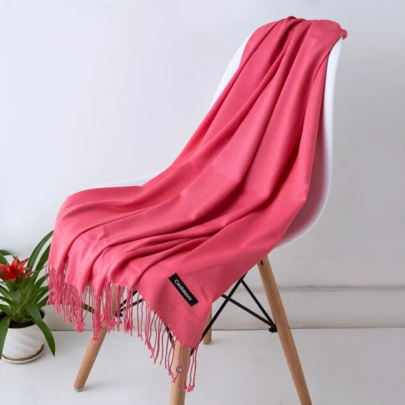 Cashmere scarf with fringes – Soft and warming