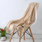 Cashmere scarf with fringes – Soft and warming