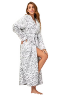 Fluffy Fleece Bathrobe with Leopard Print – Warm and Soft