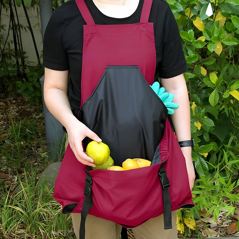 Garden apron with kangaroo pocket and adjustable straps