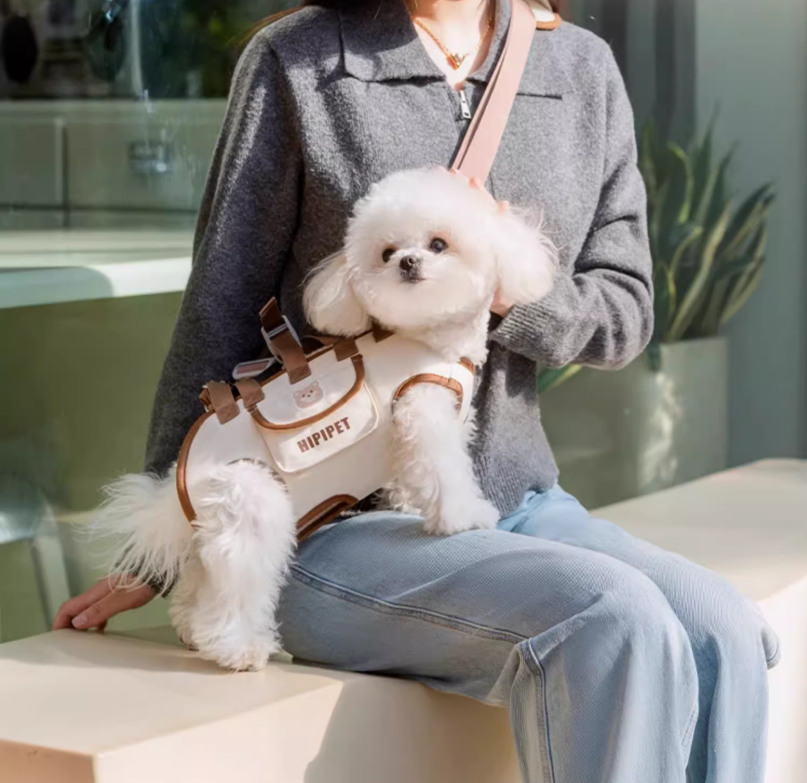 Hundetragetasche mit ergonomischer Unterstützung