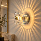 Wandlampe Glas Bauhaus-Stil mit Sunburst-Lichteffekt
