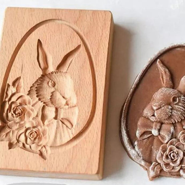 Holz-Backform mit handgeschnitzten Motiven