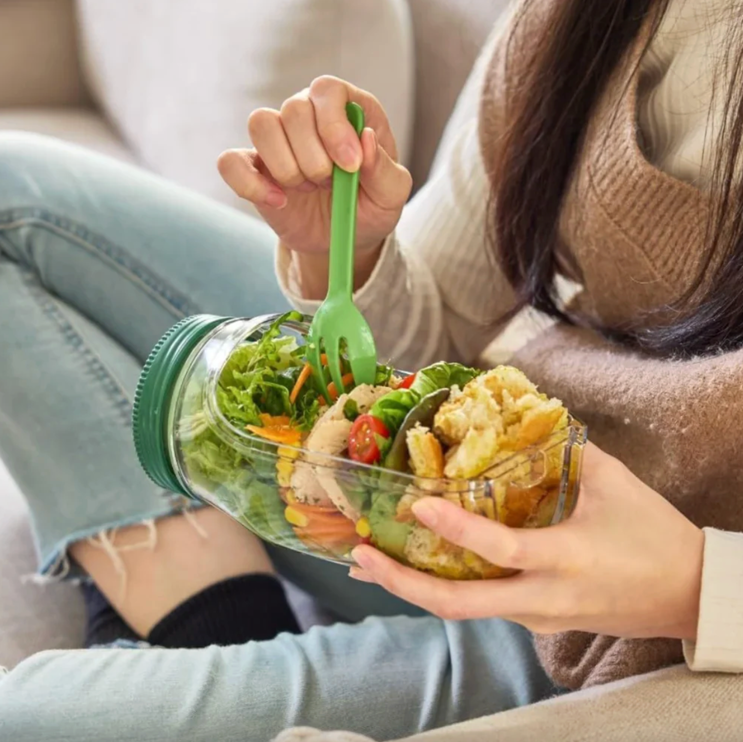 Salatbehälter mit Schichtensystem – Auslaufsicher