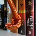 Drachen-Buchstütze mit Flammen-Design