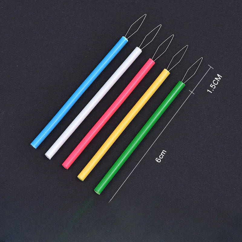 Ergonomic Needle Threader for Effortless Threading