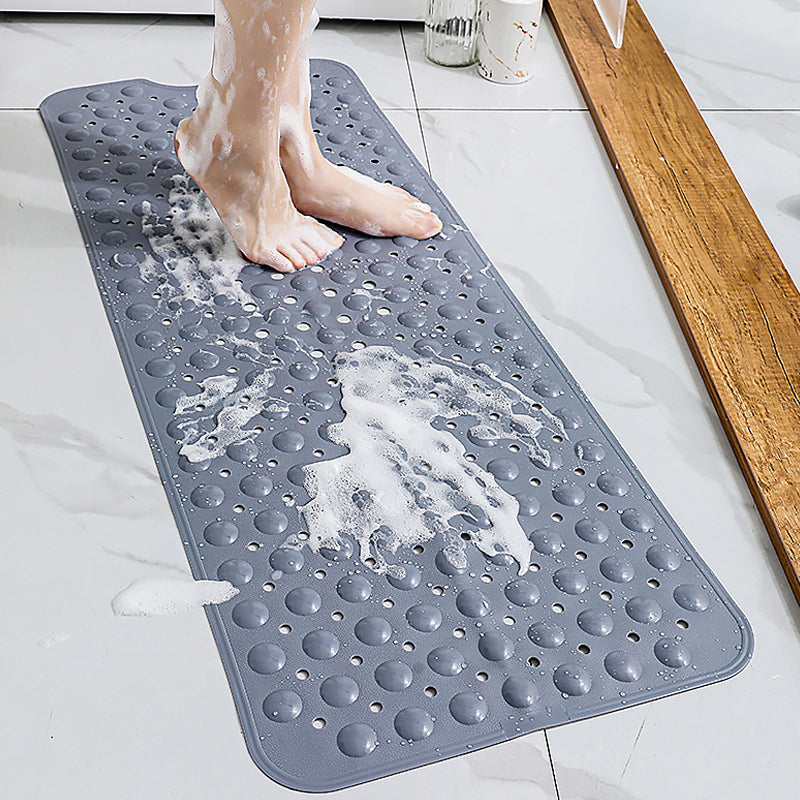 Non-slip bathtub mat with 200 suction cups