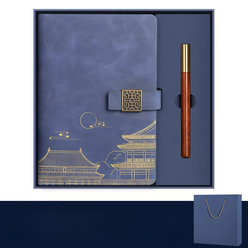 Geschenkset mit Notizbuch, Thermoskanne und Stift in edler Box