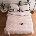 Breathable summer blanket made of bamboo fiber with black edge