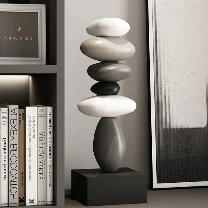 Stone sculpture with stacked elements – balance and calm